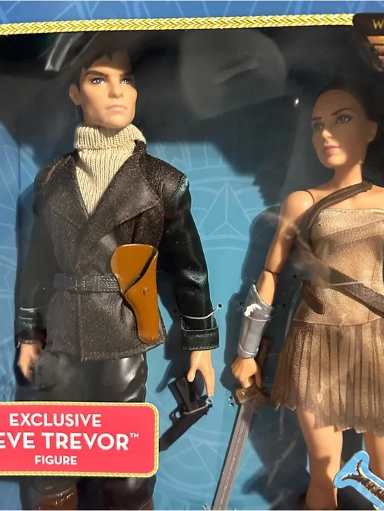Wonder Woman And Steve Trevor 2-Pack Doll Figures NEW - Picture 6 of 8